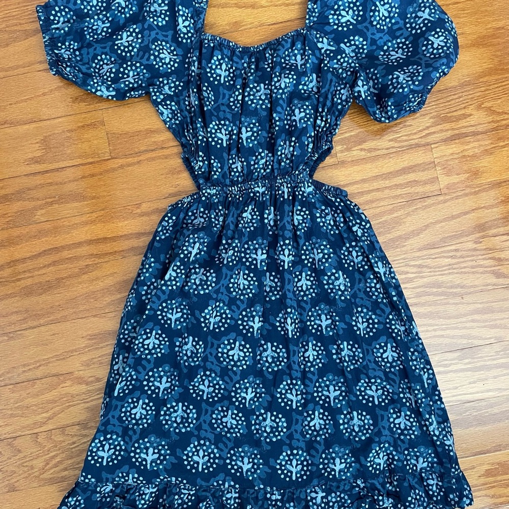 Elegant Blue Patterned Dress - Picture 2 of 5